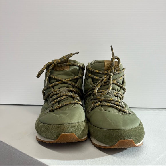 Teva Ember Lace Puffer Puffy Slipper Boots Shoes sz 6 women’s. - Picture 3 of 7